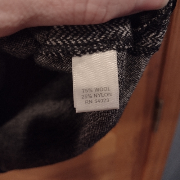 Women's Banana Republic wool skirt size 2 - Picture 4 of 4